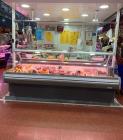 Parada de mercat de pollastres, ous i derivats de aviram